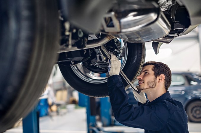 The Benefits of Investing in Professional Auto Repair